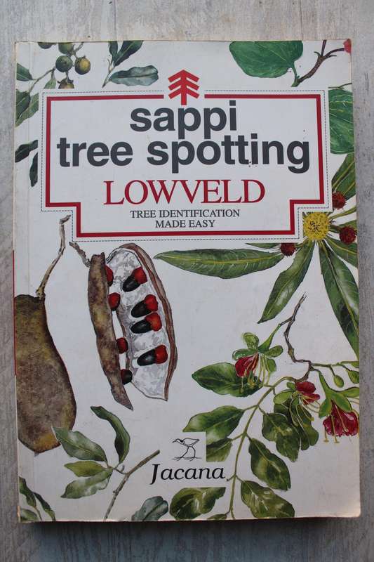 Sappi tree spotting: Lowveld tree identification made easy (Joan van Gogh)