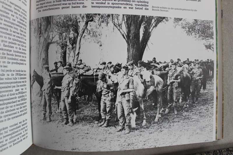 Die Suid-Afrikaanse Krygsmag -- Helmoed-Romer Heitman