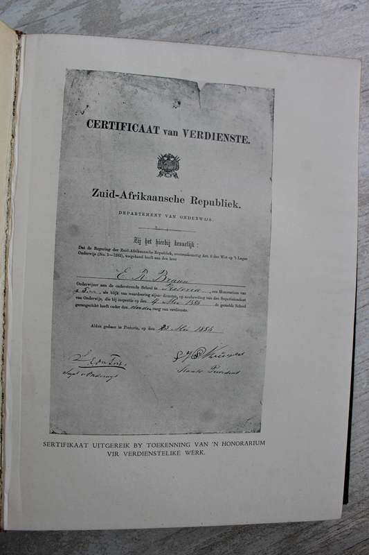 Geskiedenis van die Onderwys in die Suid-Afrikaanse Republiek 1836 - 1900 / Luchtenburg