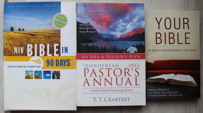 3 x Bible books giveaway / All new and unread