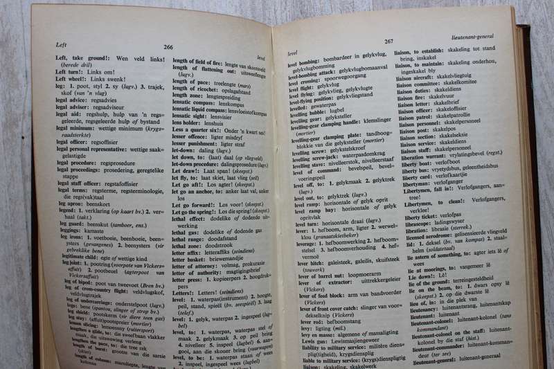 Weermagswoordeboek Engels-Afrikaans - Krygsraad