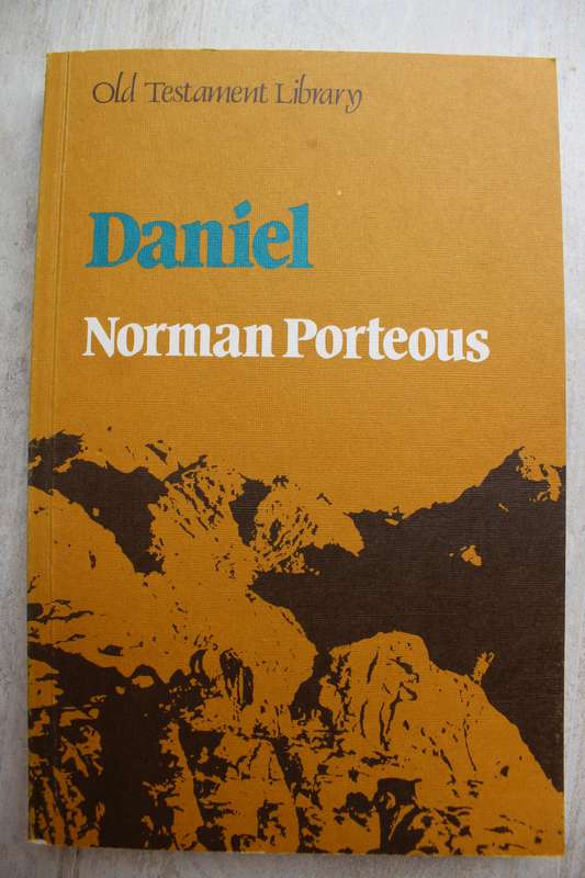 Old Testament Library Commentary on Daniel / Porteous