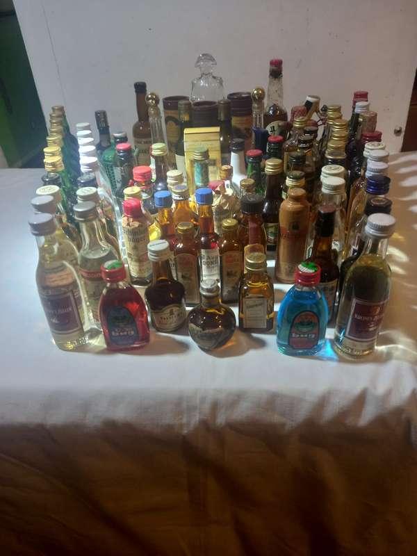 ALCOHOL MINIATURES