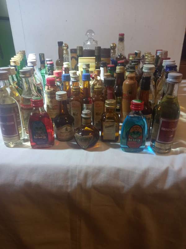 ALCOHOL MINIATURES