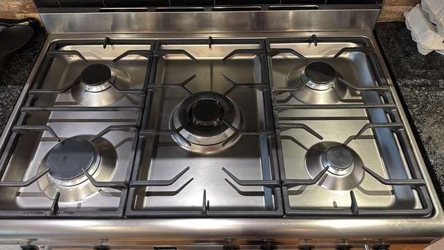 Smeg Gas / Electric Stove