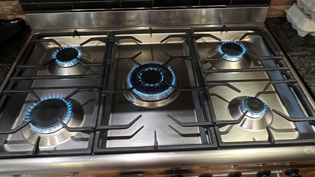 Smeg Gas / Electric Stove
