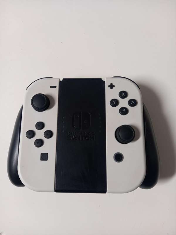 Nintendo switch joycons and grip