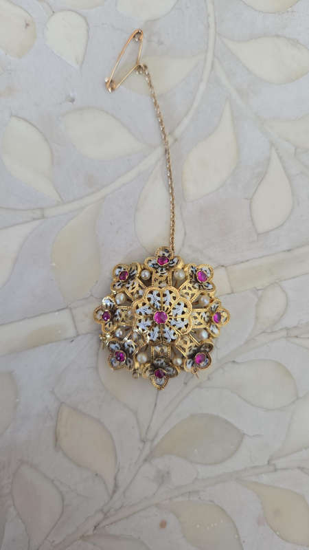 9ct Vintage brooch
