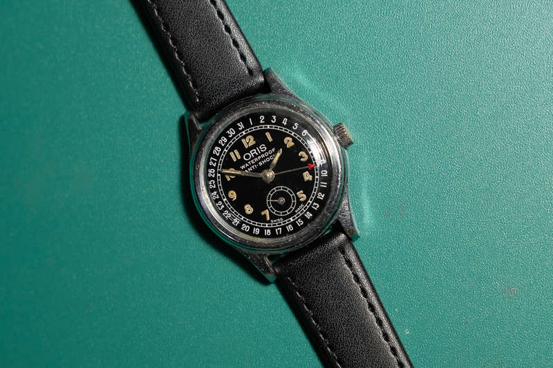 Oris Pointer Date 6651 Black Dial Manual Winding Analog Watch