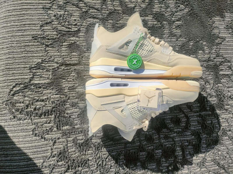 Nike Air Jordan 4 Off White
