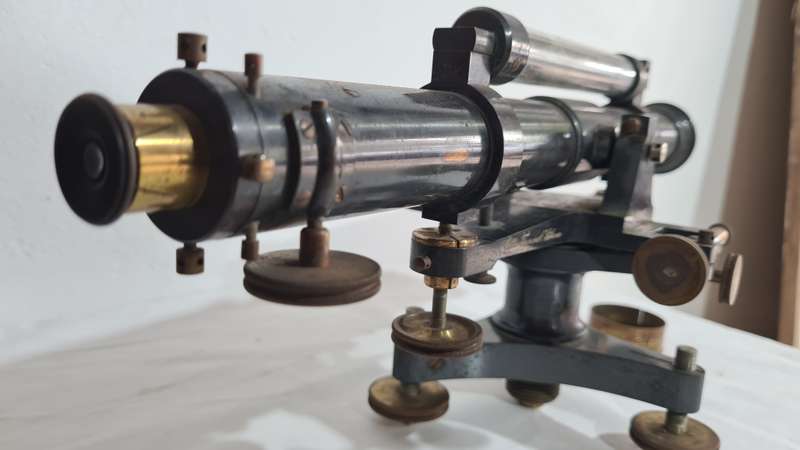Antique Otto Fennel Sohne Surveyors Level