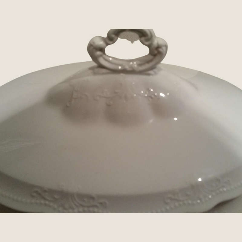 White Alfred Meakin Ironstone Soup Toureen