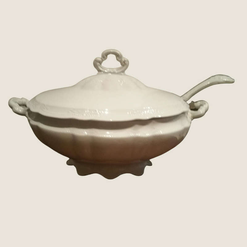 White Alfred Meakin Ironstone Soup Toureen
