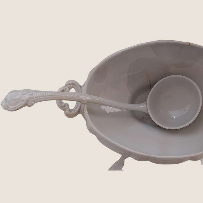 White Alfred Meakin Ironstone Soup Toureen