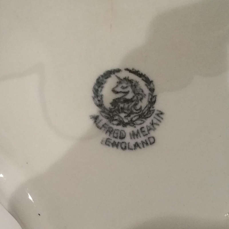 White Alfred Meakin Ironstone Soup Toureen