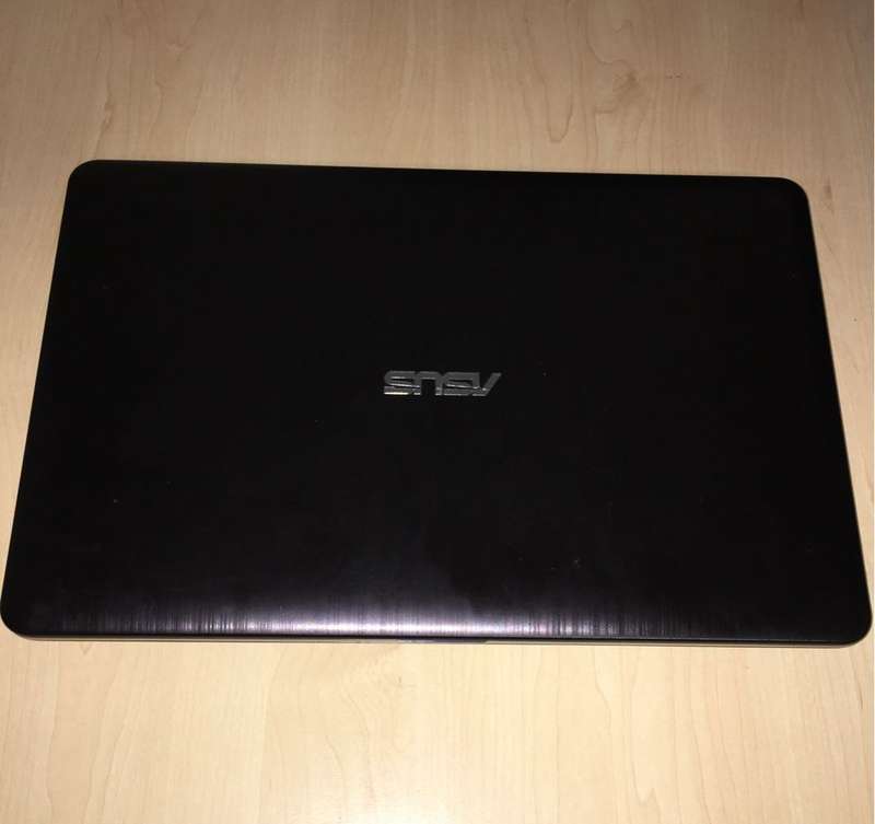 ASUS VivoBook Max