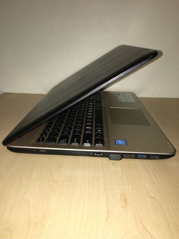 ASUS VivoBook Max