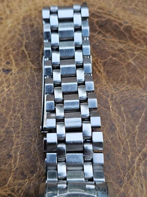 Very Rare Vintage 1960s Bulova Accutron with 214 movement (Not working)