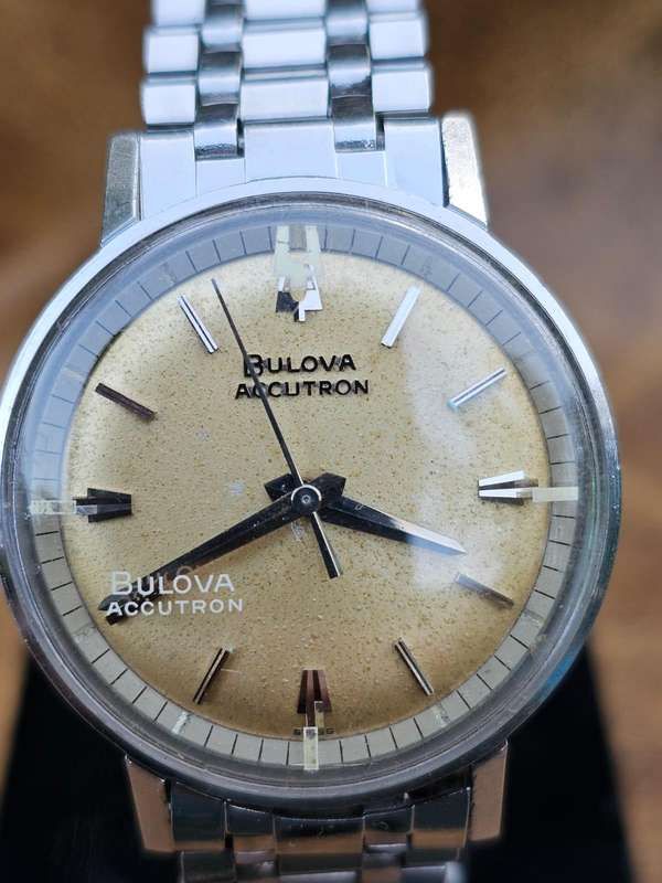 Very Rare Vintage 1960s Bulova Accutron with 214 movement (Not working)