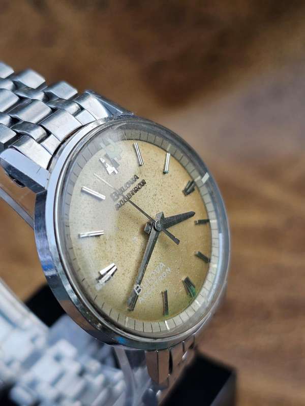 Very Rare Vintage 1960s Bulova Accutron with 214 movement (Not working)