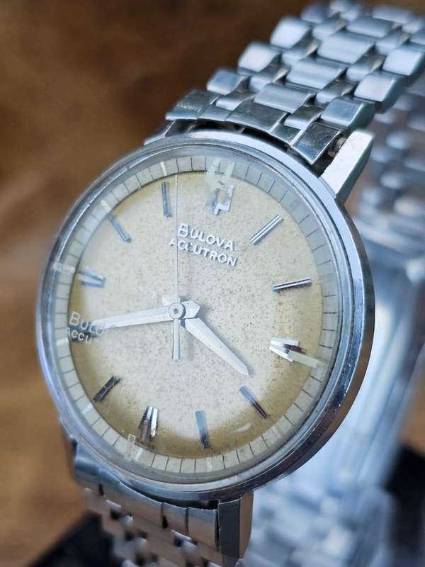Very Rare Vintage 1960s Bulova Accutron with 214 movement (Not working)