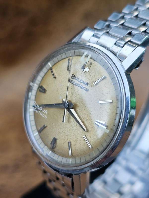 Very Rare Vintage 1960s Bulova Accutron with 214 movement (Not working)