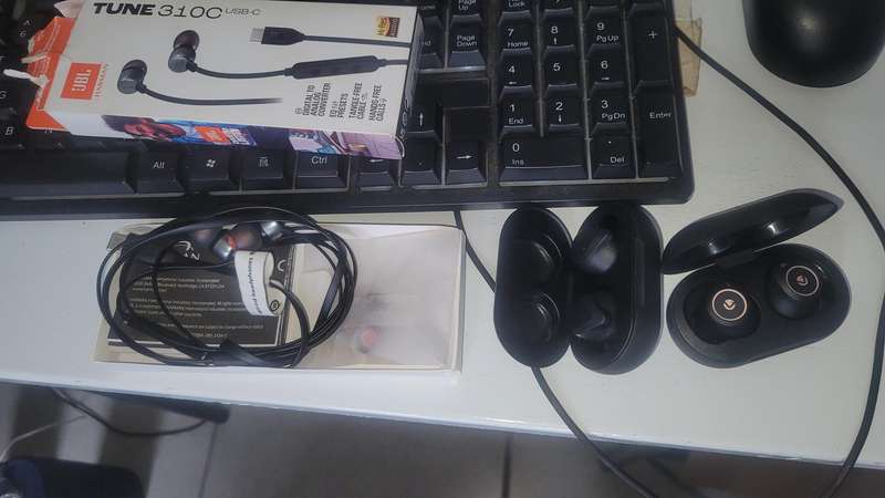 Jbl 310c wired earphones and volkano Taurus and Scorpio