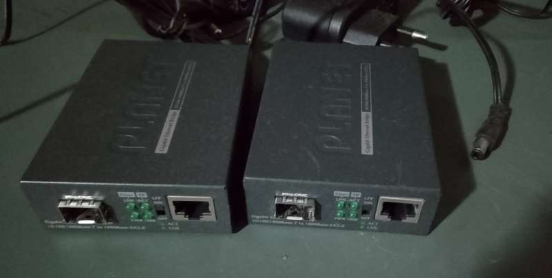 2 x Planet GT-805A - Fibre Media Converter