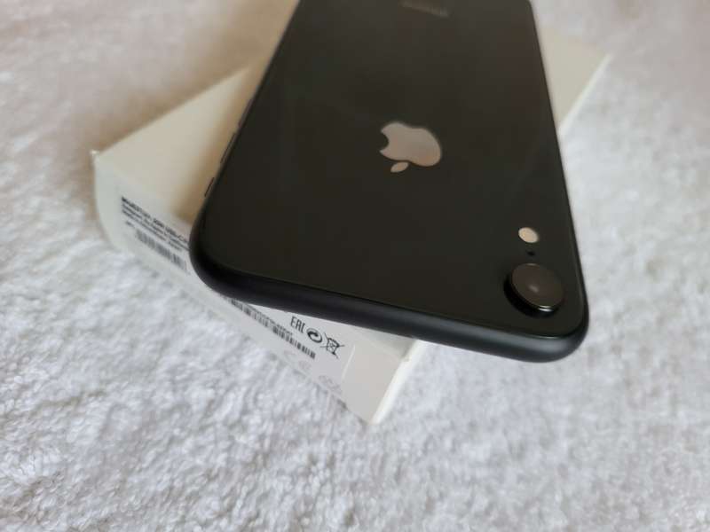 iPhone - XR - Black - 128GB - Excellent Condition - With Extras