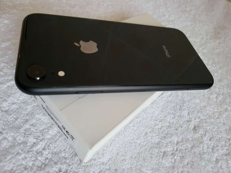 iPhone - XR - Black - 128GB - Excellent Condition - With Extras