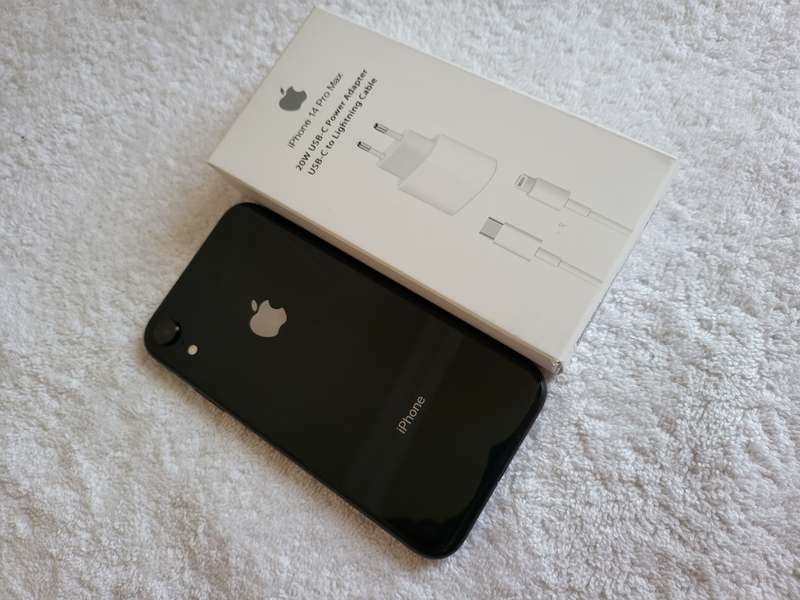 iPhone - XR - Black - 128GB - Excellent Condition - With Extras