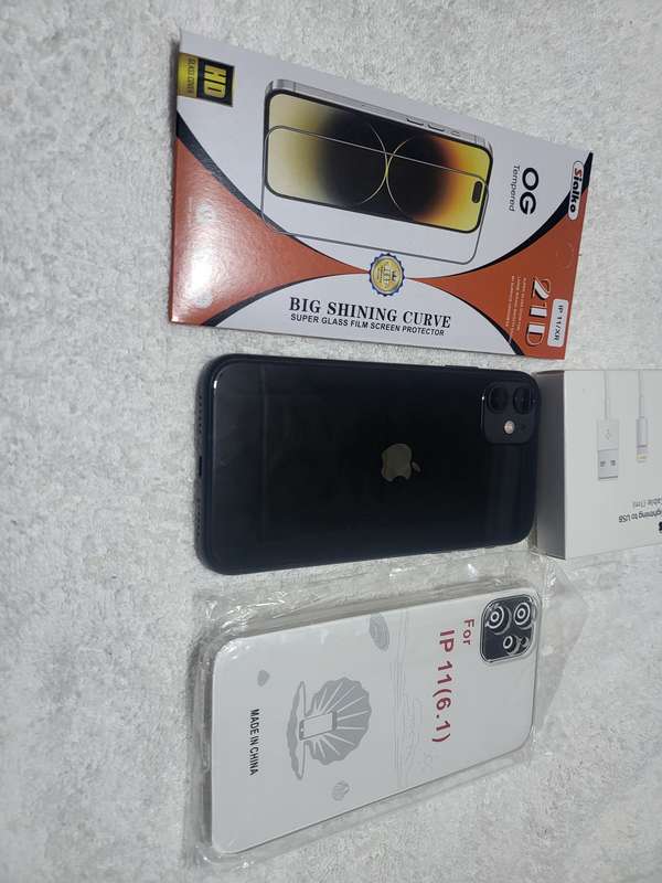 iPhone 11 - Black - 128GB - Excellent Condition - Extras Included
