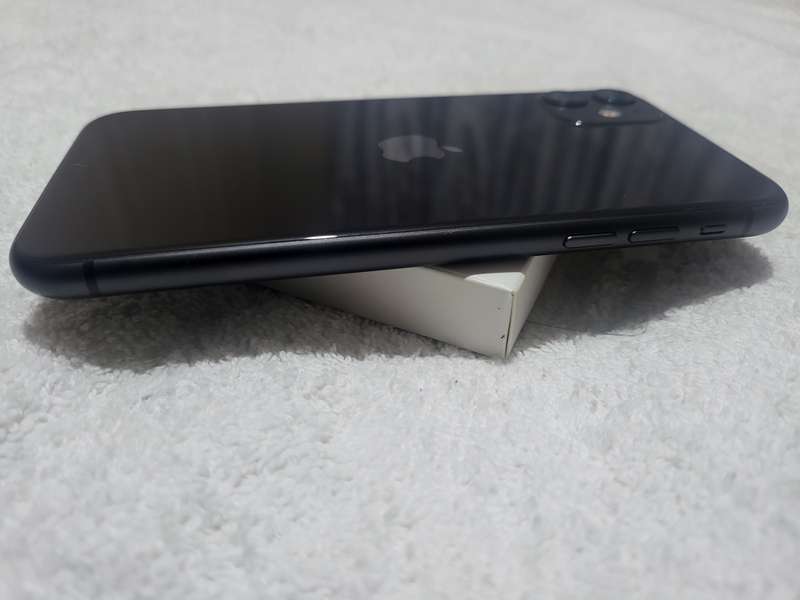 iPhone 11 - Black - 128GB - Excellent Condition - Extras Included
