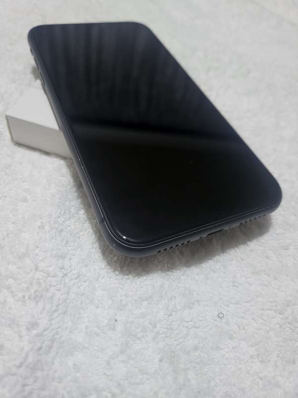 iPhone 11 - Black - 128GB - Excellent Condition - Extras Included