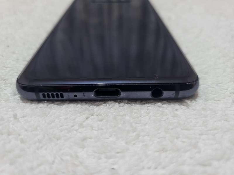 Samsung Galaxy - S10e - 128GB - Prism Black - Excellent Condition - With Extras