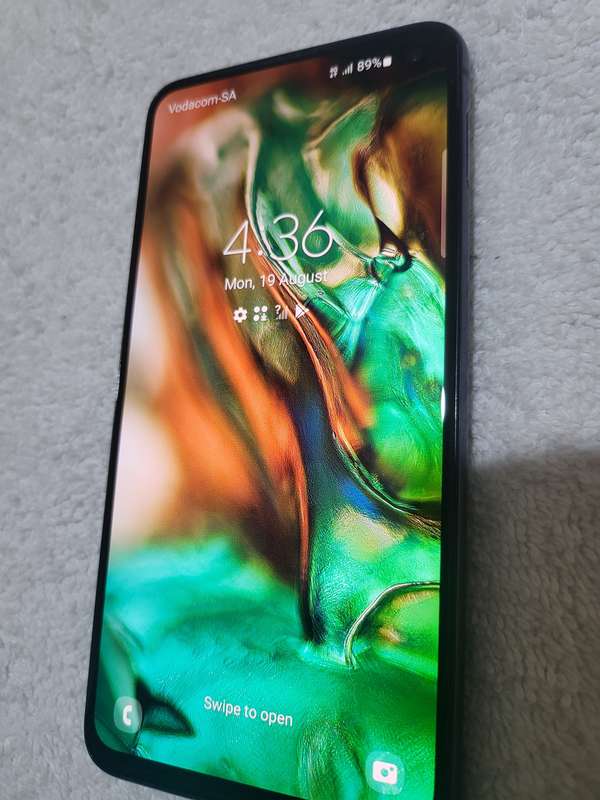 Samsung Galaxy - S10e - 128GB - Prism Black - Excellent Condition - With Extras