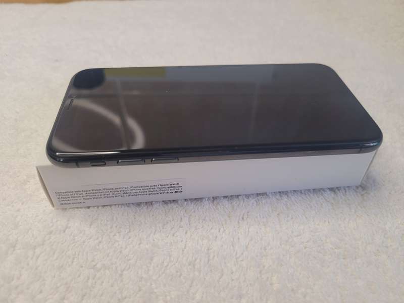 iPhone XS - Space Grey - 256GB - With Extras - Excellent Condition