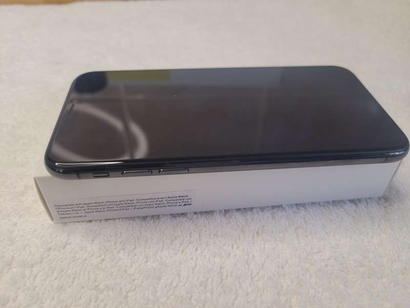 iPhone XS - Space Grey - 256GB - With Extras - Excellent Condition
