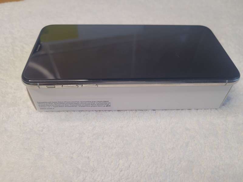 iPhone - XS Max - Silver - 256GB - With Extras - Very Good Condition