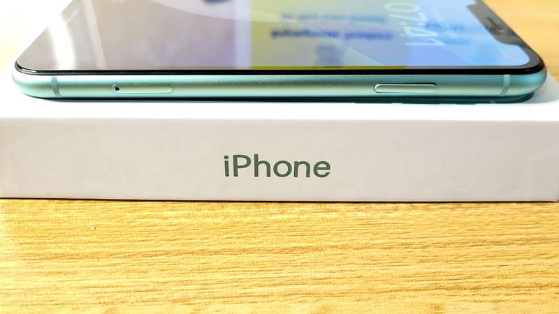iPhone 11 | Green | 64GB | Pristine Condition | Boxed | Extras
