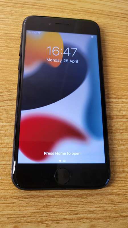iPhone 7 | 32GB | Black | Very Good Condition | Complete Package