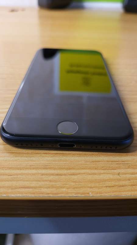 iPhone 7 | 32GB | Black | Very Good Condition | Complete Package