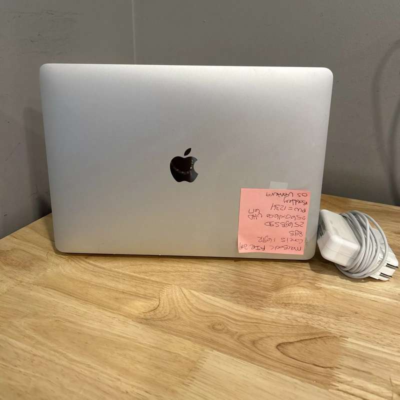 Apple MacBook Air 13" - 2019 - Core i5 - 8GB - 256GB - Excellent Condition