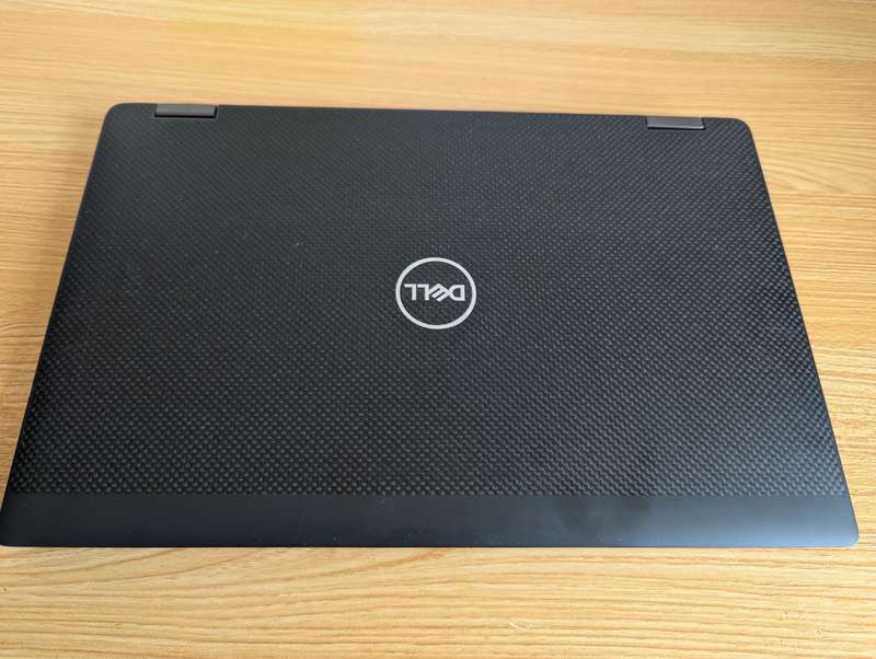 DELL Latitude 7410 Touchscreen 2 in 1 Tablet + Laptop 10th Gen i5, 8GB Ram, 256GB SSD | Carbon fibre