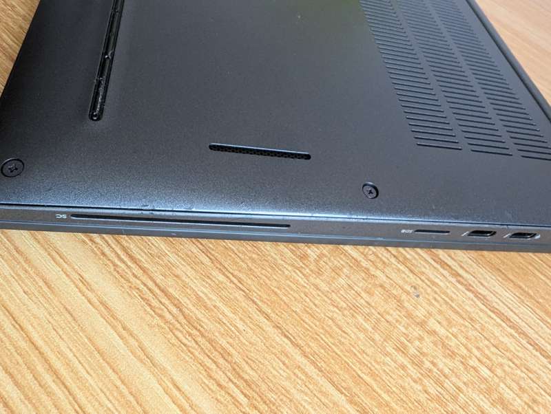 DELL Latitude 7410 Touchscreen 2 in 1 Tablet + Laptop 10th Gen i5, 8GB Ram, 256GB SSD | Carbon fibre