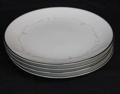 NORITAKE VINTAGE 40-PIECE DINNER SERVICE - WHITEBROOK PATTERN