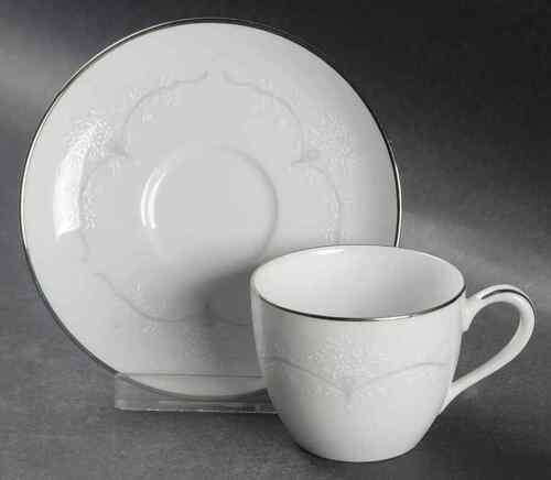 NORITAKE VINTAGE 24-PIECE TEA & COFFEE SERVICE - WHITEBROOK PATTERN