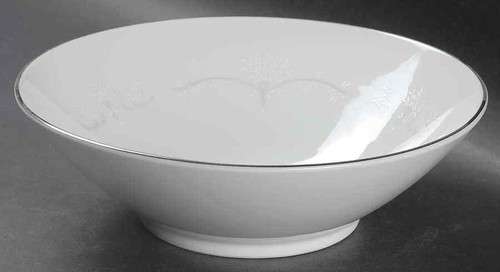 NORITAKE VINTAGE 40-PIECE DINNER SERVICE - WHITEBROOK PATTERN