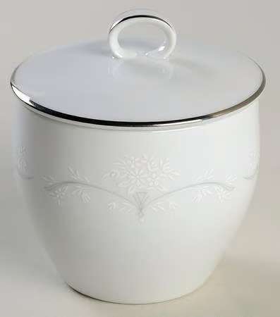 NORITAKE VINTAGE 24-PIECE TEA & COFFEE SERVICE - WHITEBROOK PATTERN