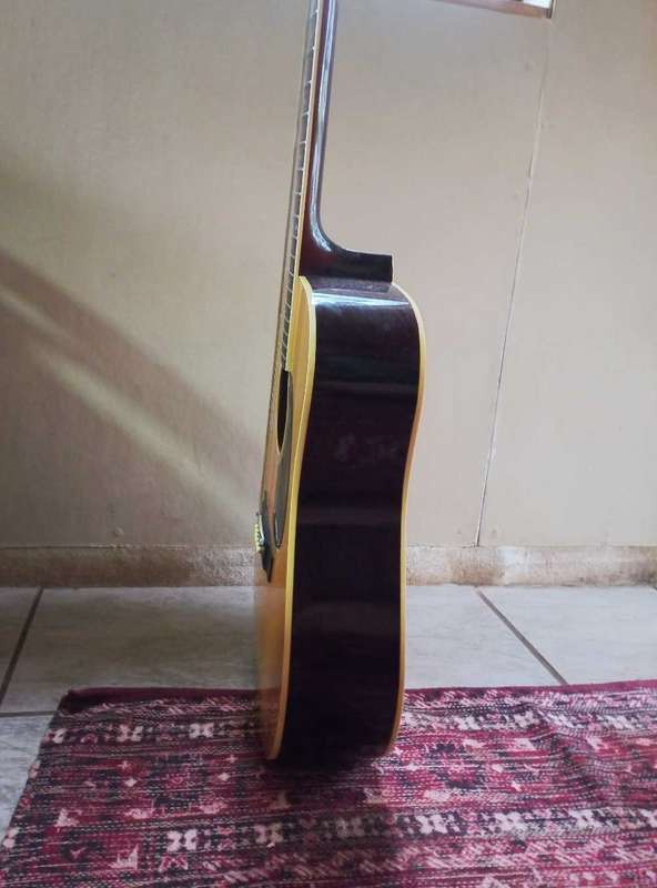 Suzuki steel string guitar